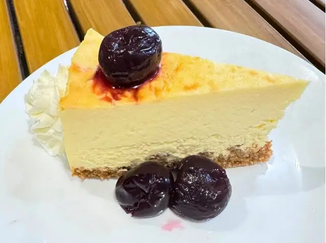 ヨコスカチェリーチーズケーキ